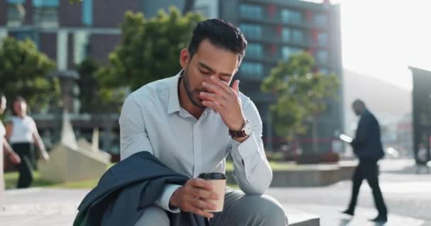Adamı Stres Işsizlik Endişeli Endişeli Kaldırımda Kaybı Yüzünden Üzgün Borsa — Stok video