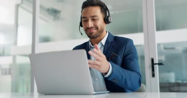 Laptop Sorriso Homem Negócios Call Center Escritório Com Fone Ouvido — Vídeo de Stock