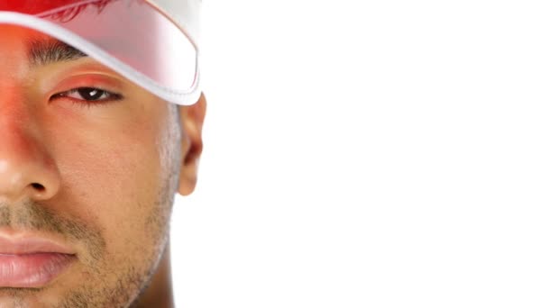 Stüdyoda Şapkası Beyaz Arka Planı Maketi Olan Bir Tenisçi Yaz — Stok video