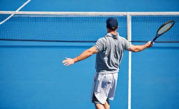 Sport Man Och Tennis Banan Med Träning Tävling Och Prestanda — Stockfoto