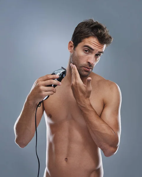 Man Electric Razor Studio Portrait Beard Grooming Skincare Wellness Grey — Stock Photo, Image