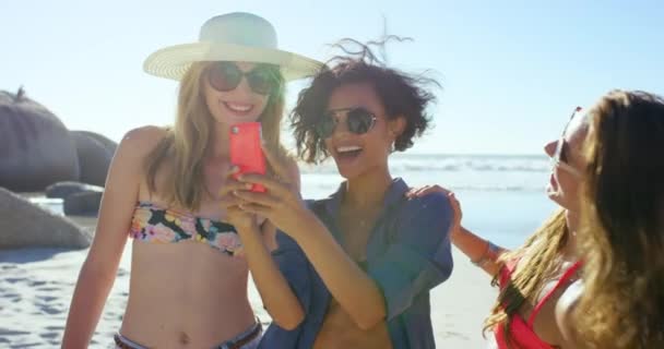 Жінки Група Друзі Селфі Пляжі Або Смішне Обличчя Пост Соціальних — стокове відео