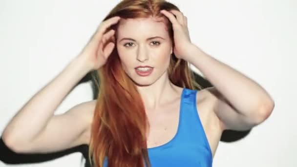 Vrouw Model Gezicht Met Haar Make Vrouwelijke Persoon Met Cosmetica — Stockvideo