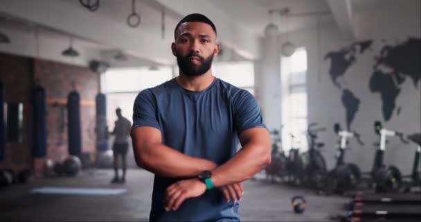 Homem Rosto Feliz Para Fitness Ginásio Adesão Confiante Para Treinamento — Vídeo de Stock