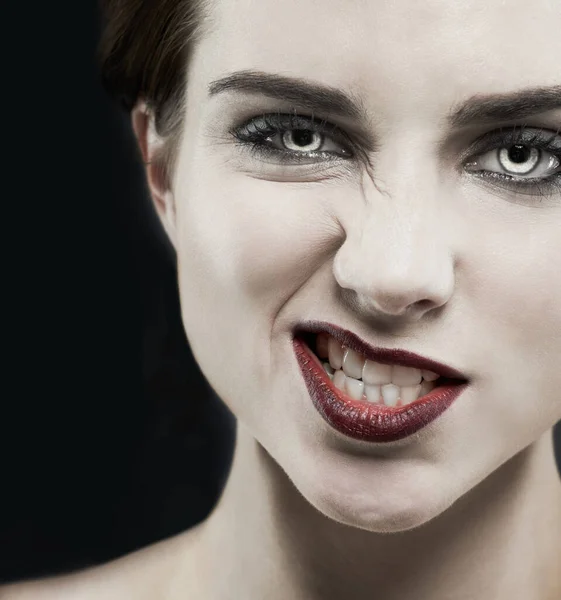 Portret Kobieta Gotycki Makijaż Studio Dla Piękna Kosmetyki Estetyki Uśmiechem — Zdjęcie stockowe