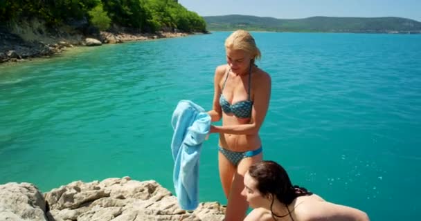 Kobiety Ocean Ręcznik Plażowy Lub Suche Wyspie Wakacje Raju Pływania — Wideo stockowe