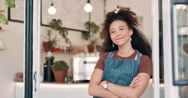Gülümse Kollar Bağlı Küçük Işletme Açılışı Hizmet Için Kafe Girişinde — Stok video