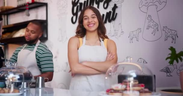 Kahve Dükkanında Mutlu Kadın Kahveci Profesyonel Müşteri Hizmetleri Sipariş Güven — Stok video