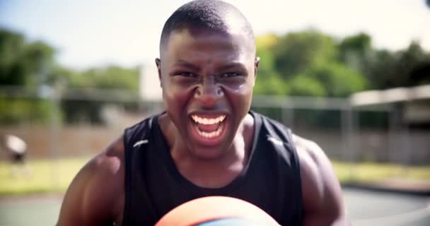 Hombre Jugador Baloncesto Celebración Por Deporte Ganador Emocionado Con Cara — Vídeo de stock