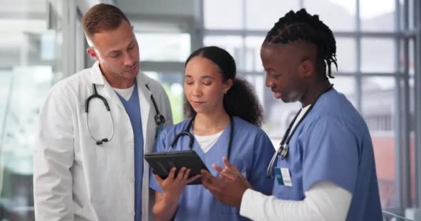 Healthcare Tablet Doctor Medical Team Hospital Training Diagnosis Internship Nurses — Stock Video