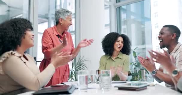 Reunião Alvo Aplausos Com Empresários Sala Reuniões Escritório Para Estratégia — Vídeo de Stock