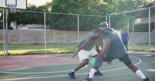 Männer Basketballer Und Outdoor Für Spiel Wettkampf Und Schnelligkeit Mit — Stockvideo