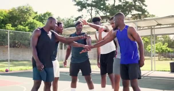 Teamwork Stack Mensen Met Motivatie Het Basketbalveld Voor Het Plannen — Stockvideo