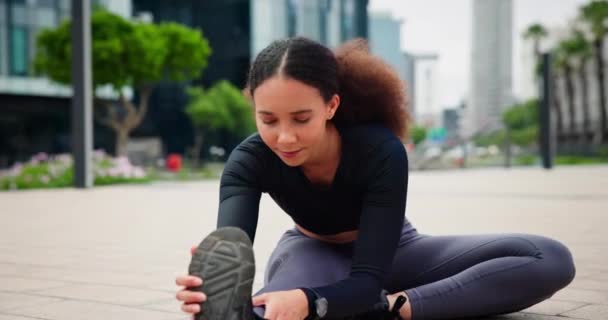 Gymnastik Laufen Und Dehnen Der Stadt Vorbereitung Auf Sport Oder — Stockvideo