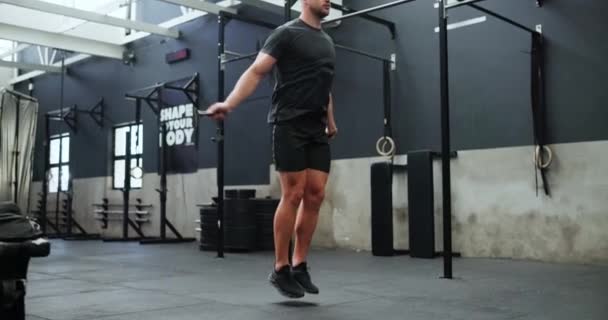 Fitness Puissance Homme Dans Salle Gym Sauter Pour Entraînement Bien — Video