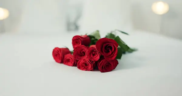 Romance Fleurs Roses Dans Chambre Coucher Pour Amour Jour Saint — Photo