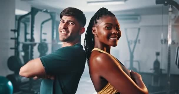 Особа Спортзал Люди Перехрещеними Руками Фітнес Тренування Прогресом Тренуваннями Здоров — стокове відео