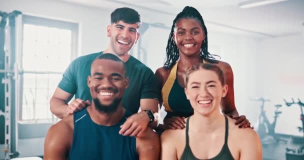 Oamenii Gimnastică Față Sau Prieteni Zâmbesc Pentru Munca Echipă Fitness — Videoclip de stoc