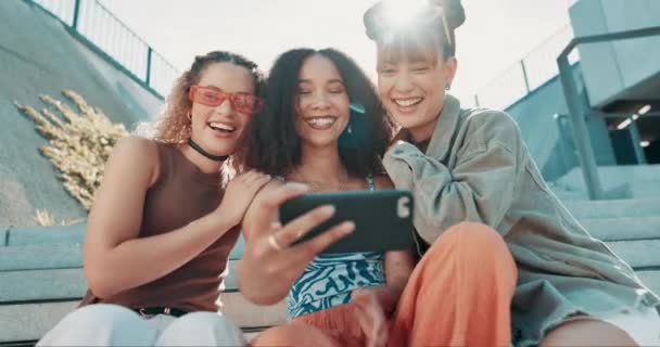Selfie Groupe Amis Avec Mode Ville Vacances Avec Culture Jeunesse — Video