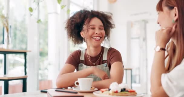 Conversation Breakfast Girl Friends Restaurant Bonding Together Yummy Food Communication — Stock Video