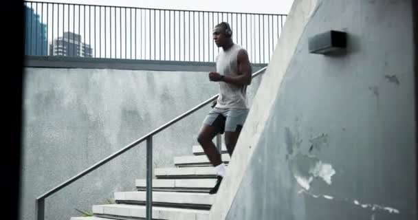 Correr Salud Las Escaleras Con Gente Ciudad Para Aptitud Entrenamiento — Vídeos de Stock