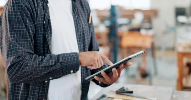 Tablet Carpintaria Mãos Oficina Madeira Para Encomenda Line Design Planejamento — Vídeo de Stock