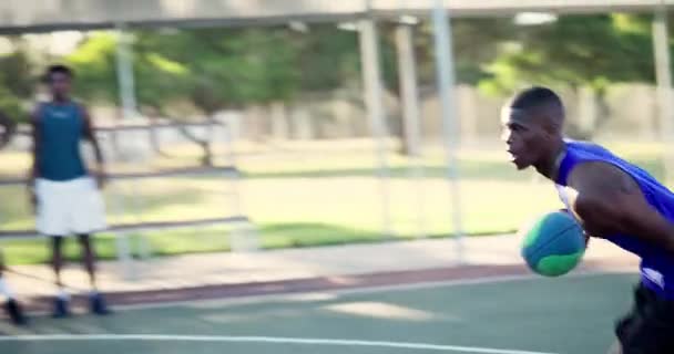 Deportes Equipo Baloncesto Hombres Negros Anotan Competencia Juego Ejercicio Juntos — Vídeo de stock