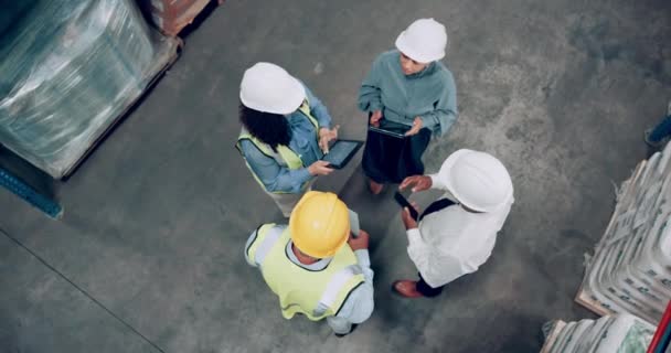 Personnel Ingénieur Tablette Dans Travail Équipe Chaîne Approvisionnement Collaboration Pour — Video