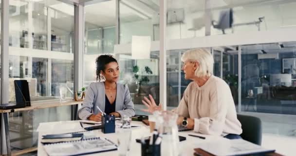 Gerente Mulheres Negócios Equipe Treinamento Discussão Reunião Escritório Líder Sênior — Vídeo de Stock