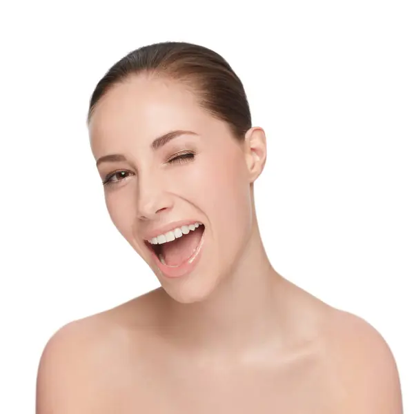 Retrato Feliz Mujer Guiño Para Cuidado Piel Coquetear Belleza Natural — Foto de Stock