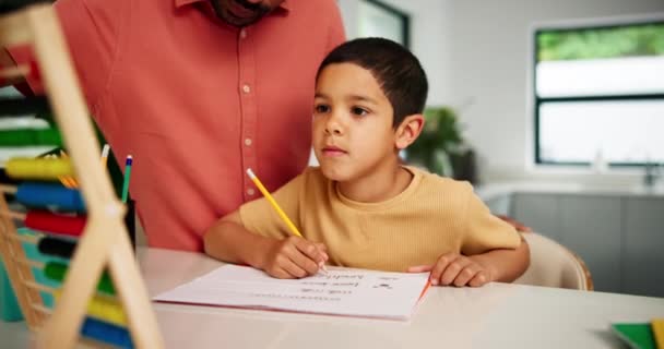 Παιδί Γονέας Εκπαίδευση Στον Άβακα Στο Σπίτι Μολύβι Μάθηση Αριθμών — Αρχείο Βίντεο