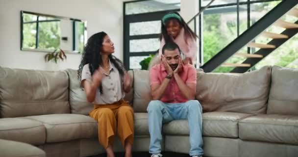 Rodina Rodiče Hravé Děti Pohovce Stresem Energií Duševní Zdraví Únava — Stock video