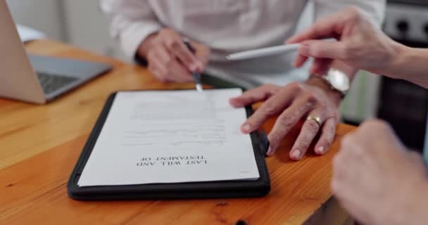 Pessoa Mãos Assinatura Testamento Papelada Como Seguro Vida Vontade Para — Vídeo de Stock