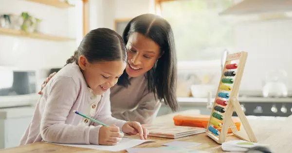 Huiswerk Moeder Meisje Met Onderwijs Onderwijs Gesprek Met Ondersteuning Hulp — Stockfoto