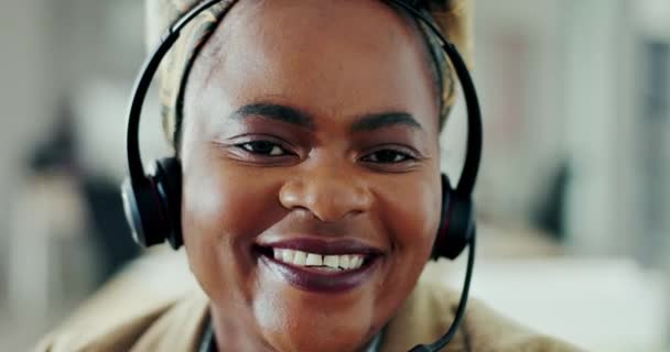 Χαμόγελο Ακουστικά Και Πορτρέτο Της Γυναίκας Στο Τηλεφωνικό Κέντρο Για — Αρχείο Βίντεο