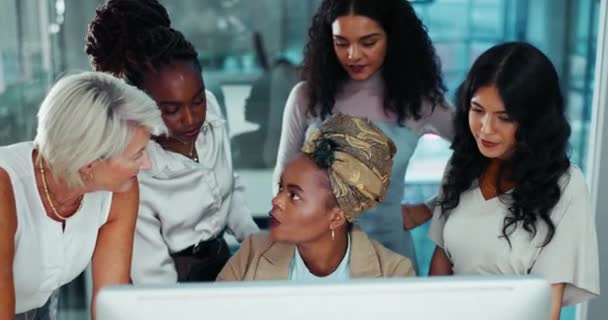 Rozpoczęcie Różnorodność Szkolenia Biura Dyskusja Współpraca Komputerem Doradztwo Praca Kobiety — Wideo stockowe