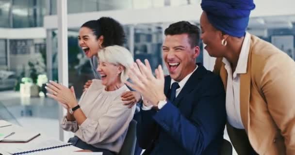 Spændende Forretningsfolk Bifald Tillykke Forfremmelse Eller Vinde Teamwork Kontoret Lykkelig – Stock-video