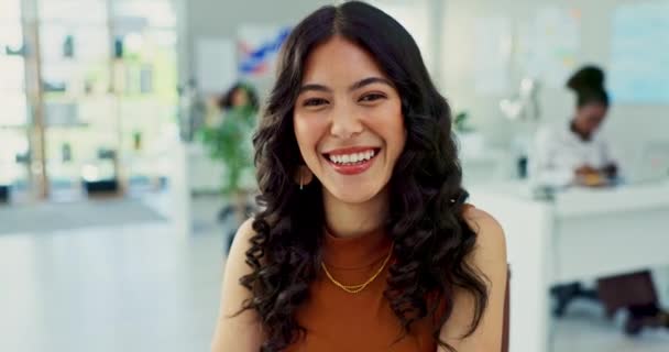 Rostro Sonrisa Para Diseño Mujer Negocios Oficina Con Satisfacción Laboral — Vídeo de stock