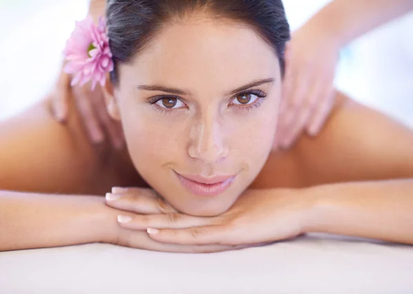 Relax Massage Portrait Woman Spa Smile Flower Health Luxury Holistic — Stock Photo, Image