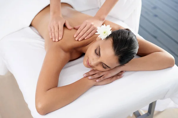 Femme Massage Dos Soins Corps Pour Détendre Bien Être Thérapie — Photo