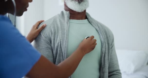 Senior Care Man Nurse Stethoscope Heart Healthcare Exam Assessment Bed — Stock Video