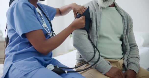 Vérnyomás Magas Vérnyomás Egészségügyi Ellátás Gondozó Beteg Idősek Otthonában Idősgondozási — Stock videók
