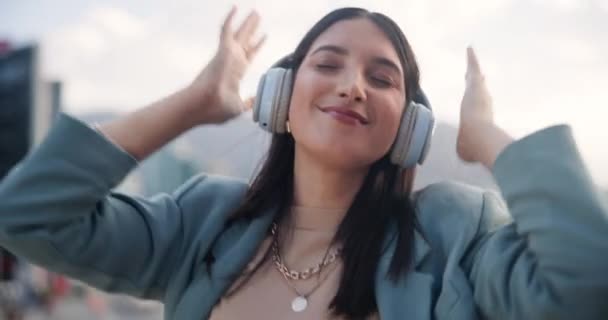 Щаслива Жінка Навушники Музикою Місті Натхнення Енергії Трансляції Кейптауні Леді — стокове відео