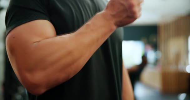 Pompe Homme Fitness Asthme Pour Respirer Reposer Récupérer Après Entraînement — Video