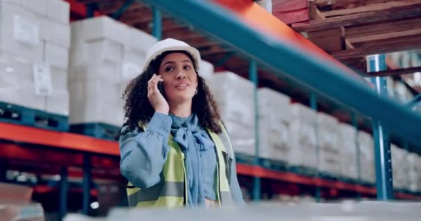 Mujer Llamada Telefónica Almacén Almacenamiento Logística Envío Cadena Suministro Distribución — Vídeos de Stock