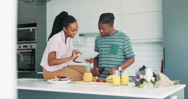 Tafel Koppel Koken Thuis Een Keuken Met Communicatie Ochtend Bij — Stockvideo