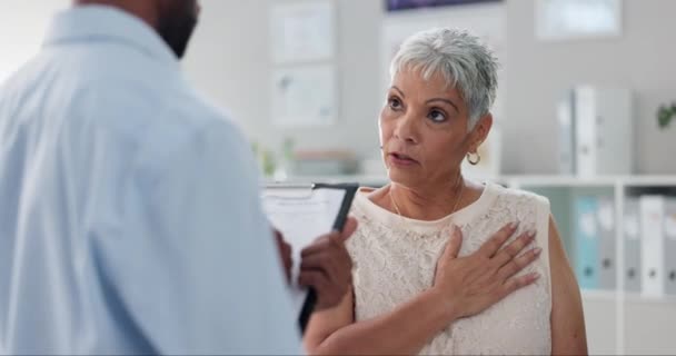 Hasta Doktor Göğüs Ağrısı Kontrol Listesi Iltihap Hazımsızlık Enfeksiyon Için — Stok video