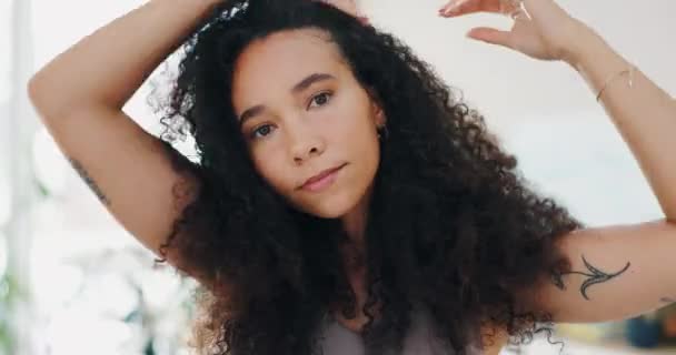 Péče Vlasy Žena Šťastný Afro Pro Krásu Ranní Rutina Chystá — Stock video