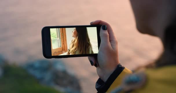 Cestování Příroda Osoba Videohovoru Telefonem Dovolenou Dovolenou Dobrodružství Venku Cestovní — Stock video