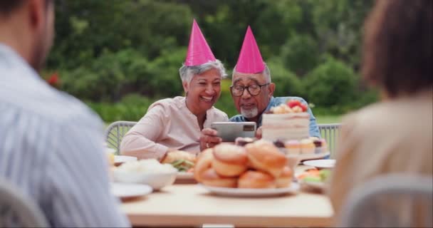 Família Avós Feliz Com Videochamada Festa Aniversário Para Celebração Risos — Vídeo de Stock